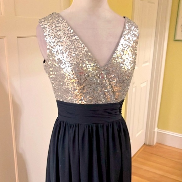 SOIEBLU Silver Sequin Navy Blue Chiffon Formal Metallic V-neckline Dress NWOT - Picture 6 of 9